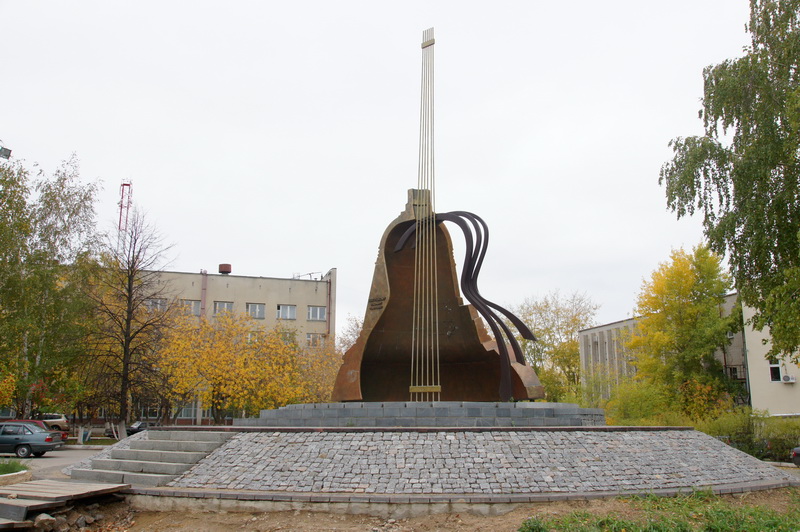 Памятник Владимиру Высоцкому в Набережных Челнах