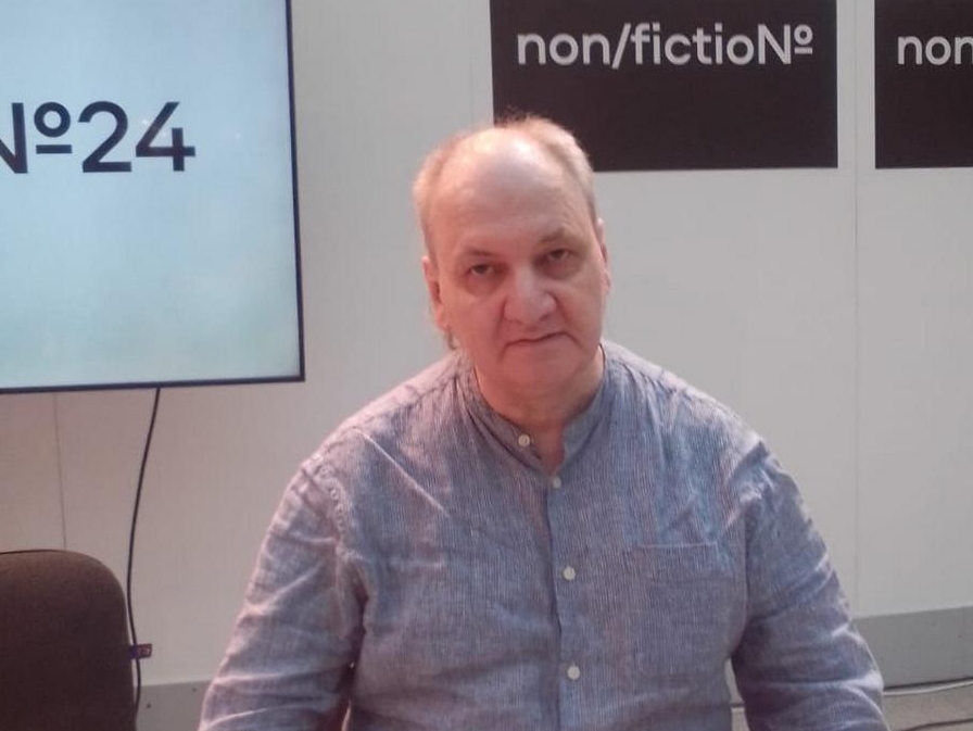 Писатель из Академгородка Олег Постнов презентовал свою книгу в Москве