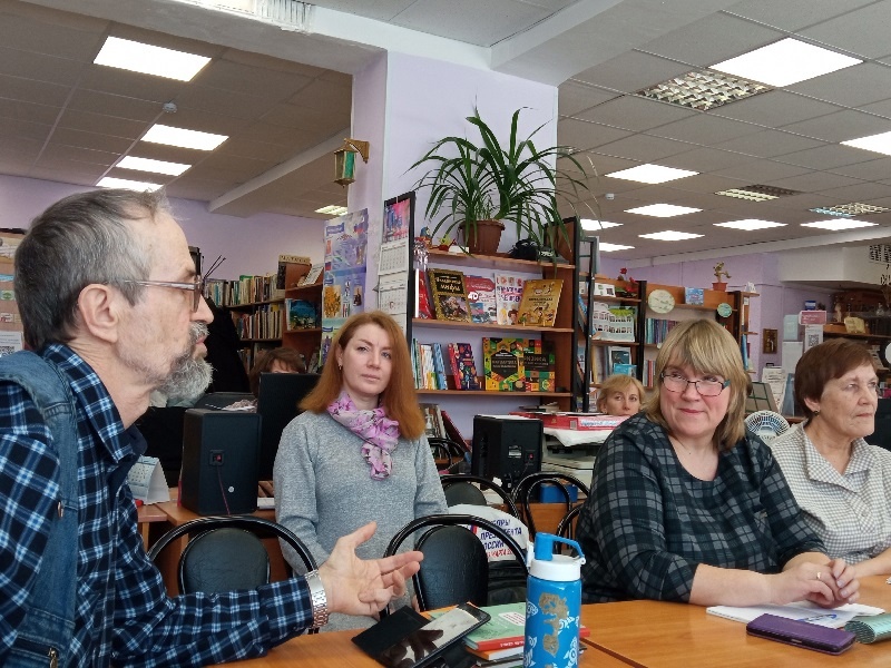 Писатель Андрей Подистов провёл встречу в Краснообске