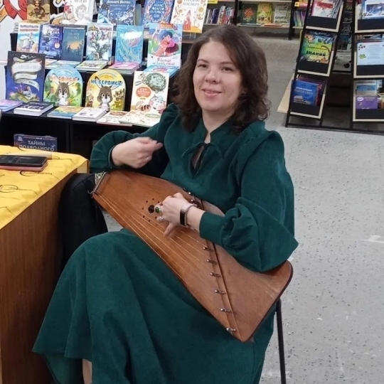 Писатель Елена Абрамкина провела творческую встречу в книжном магазине
