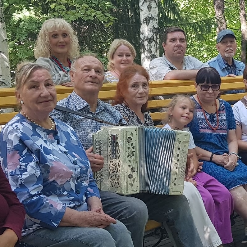«Поэтическая Поляна»: коты и цветы